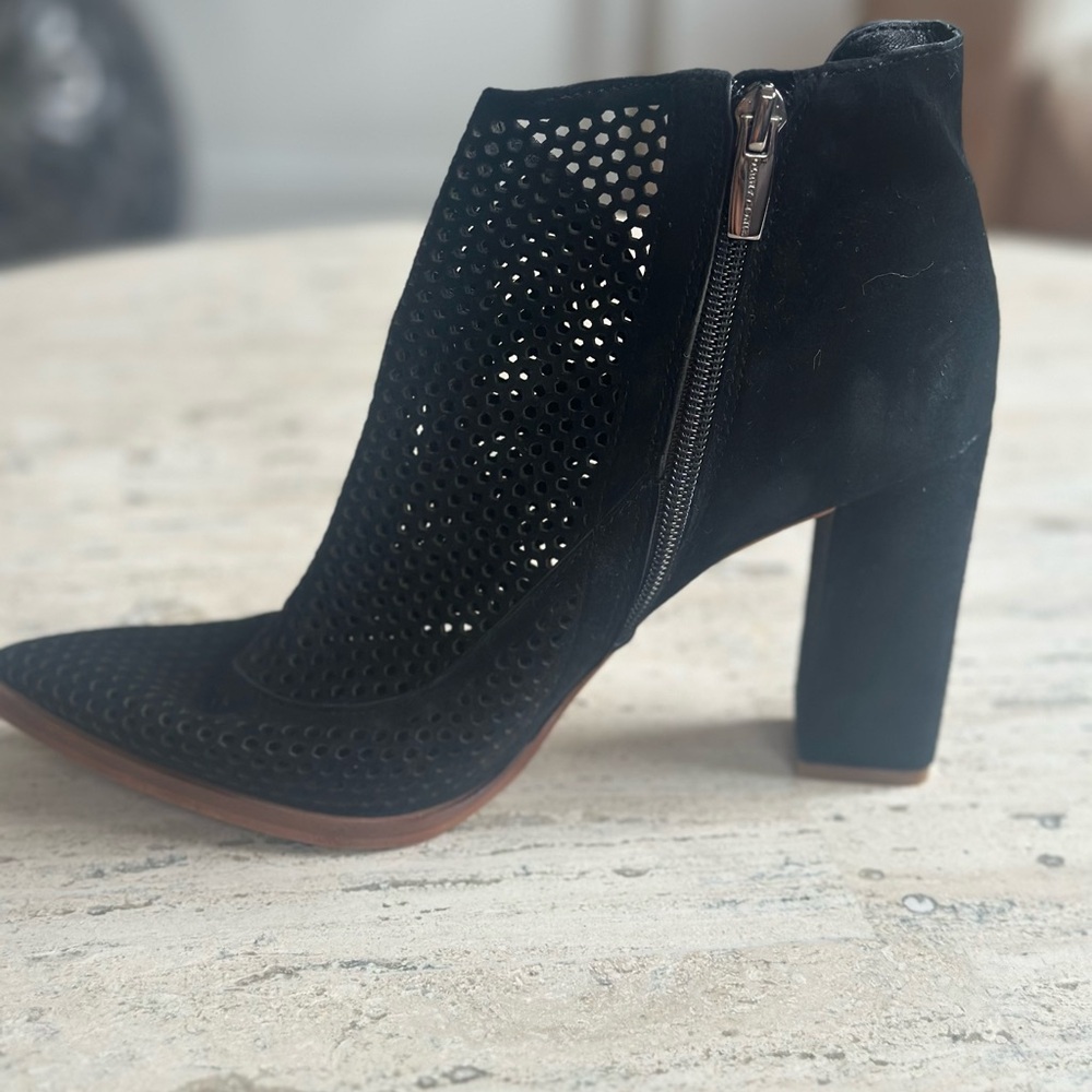 Vince Camuto Suede mesh cut out Booties gently worn Sz 8.5 very stylish!